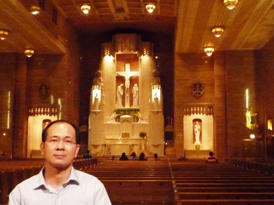 LM Nguyễn Văn Khai tại Thánh đường St. Peter thuộc Tu Viện Phanxicô Chicago.