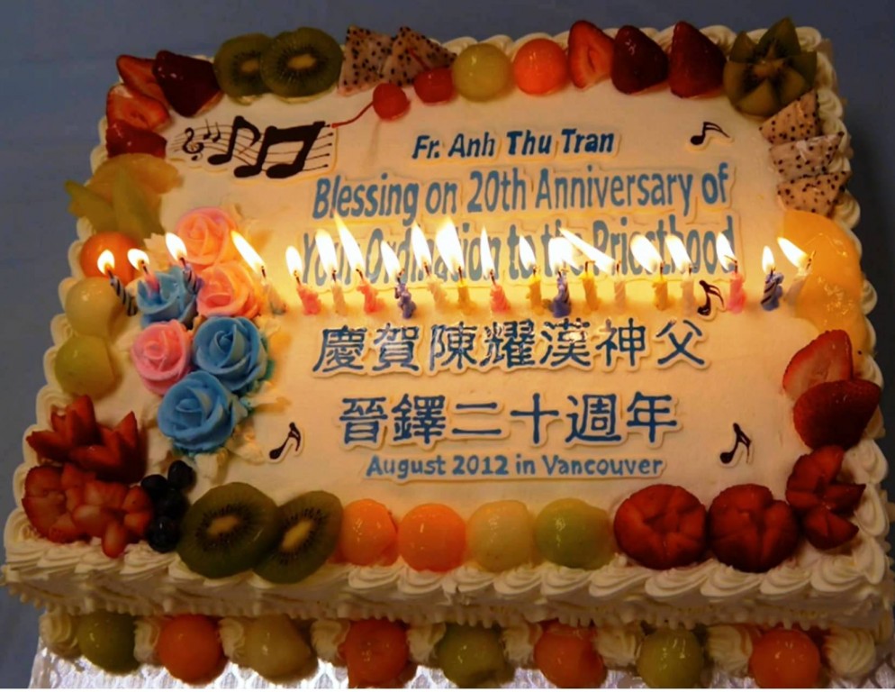 Phương Đoàn Nghĩa Sinh Nha Trang Trần Anh Thư mừng 20 năm thụ phong Linh Mục * 18/08/2012