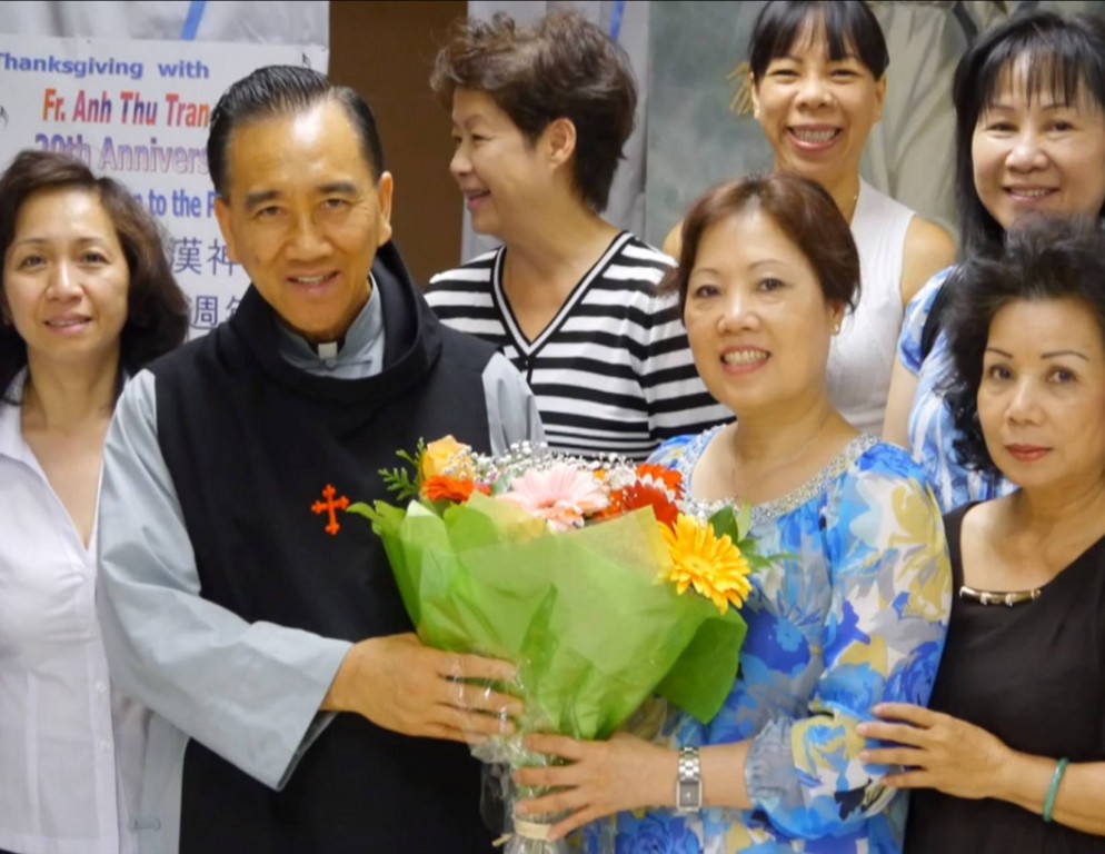 Phương Đoàn Nghĩa Sinh Nha Trang Trần Anh Thư mừng 20 năm thụ phong Linh Mục * 18/08/2012