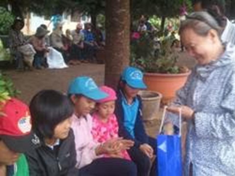 Hợp tác với các đoàn thể bạn, nhóm Thiện Nghĩa đã đến công tác tại Xã Tà Nung Đàlạt và thăm viếng Trại Phong Di Linh ngày 11/1/2014. Huynh Trưởng Nghĩa Sinh và các Trưởng Nghĩa Sinh Chicago cám ơn Nhóm Thiện Nghĩa trong công tác y tế, xã hội, bác ái năm 2013.