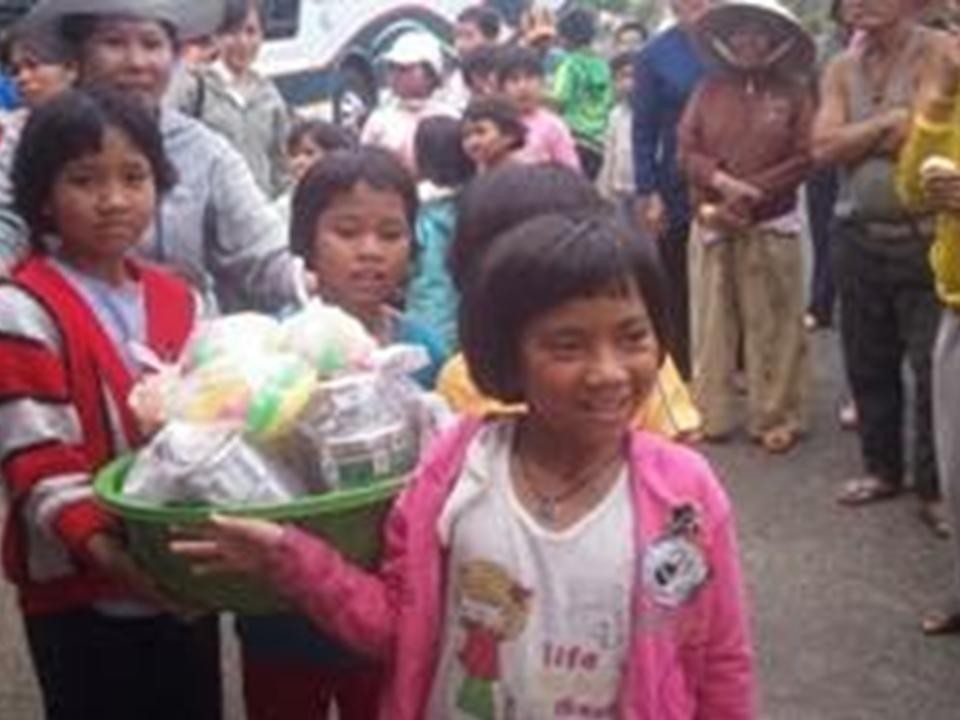 Hợp tác với các đoàn thể bạn, nhóm Thiện Nghĩa đã đến công tác tại Xã Tà Nung Đàlạt và thăm viếng Trại Phong Di Linh ngày 11/1/2014. Huynh Trưởng Nghĩa Sinh và các Trưởng Nghĩa Sinh Chicago cám ơn Nhóm Thiện Nghĩa trong công tác y tế, xã hội, bác ái năm 2013.