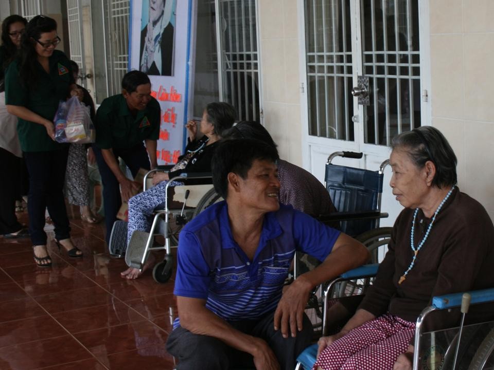 Nghĩa Sinh Công tác Xã hội ngày 7/1/2015 tại Mái ấm Tình thương Vinh Châu (Baria, Vũng Tàu).