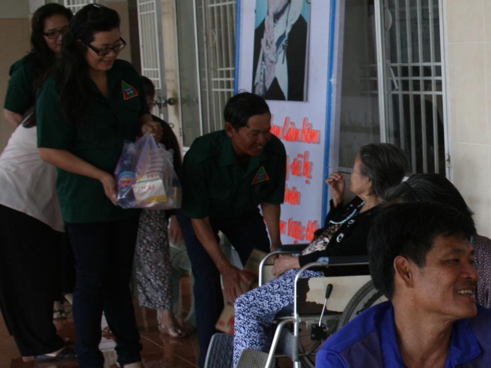 Nghĩa Sinh Công tác Xã hội ngày 7/1/2015 tại Mái ấm Tình thương Vinh Châu (Baria, Vũng Tàu).