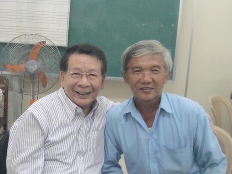 HT Nguyễn Trung Hiếu chào thăm quý Trưởng và quý anh chị Nghĩa Sinh từ Sàigòn, Gia Định, Bến Tre và Tây Ninh về tham dự buổi họp mặt gia đình Nghĩa Sinh tại Hội trường Tu viện Phanxicô trong dịp công tác Hè 2015.