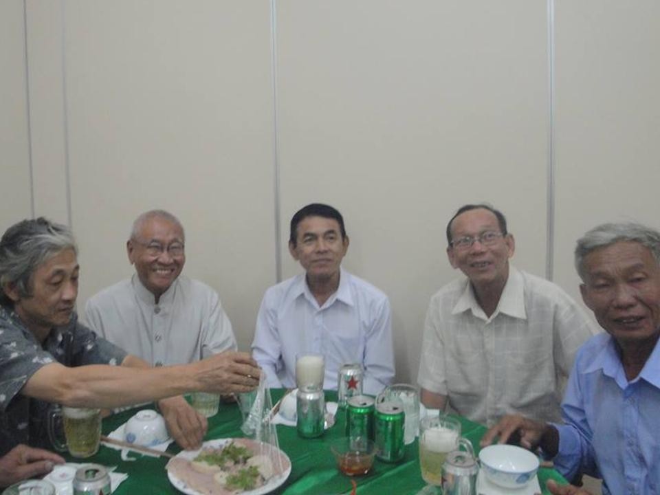 HT Nguyễn Trung Hiếu chào thăm quý Trưởng và quý anh chị Nghĩa Sinh từ Sàigòn, Gia Định, Bến Tre và Tây Ninh về tham dự buổi họp mặt gia đình Nghĩa Sinh tại Hội trường Tu viện Phanxicô trong dịp công tác Hè 2015.