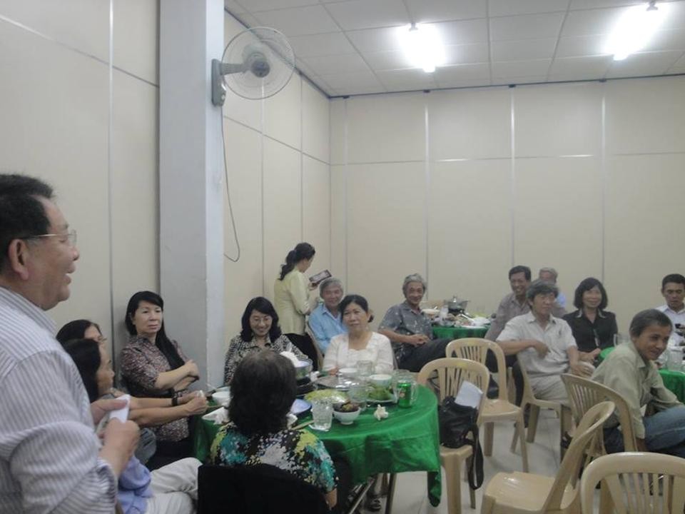 HT Nguyễn Trung Hiếu chào thăm quý Trưởng và quý anh chị Nghĩa Sinh từ Sàigòn, Gia Định, Bến Tre và Tây Ninh về tham dự buổi họp mặt gia đình Nghĩa Sinh tại Hội trường Tu viện Phanxicô trong dịp công tác Hè 2015.