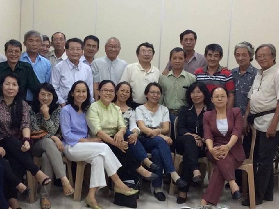 HT Nguyễn Trung Hiếu chào thăm quý Trưởng và quý anh chị Nghĩa Sinh từ Sàigòn, Gia Định, Bến Tre và Tây Ninh về tham dự buổi họp mặt gia đình Nghĩa Sinh tại Hội trường Tu viện Phanxicô trong dịp công tác Hè 2015.