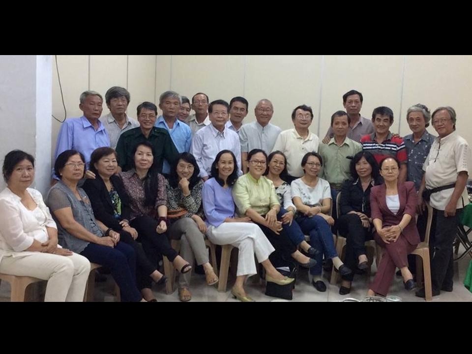 HT Nguyễn Trung Hiếu chào thăm quý Trưởng và quý anh chị Nghĩa Sinh từ Sàigòn, Gia Định, Bến Tre và Tây Ninh về tham dự buổi họp mặt gia đình Nghĩa Sinh tại Hội trường Tu viện Phanxicô trong dịp công tác Hè 2015.