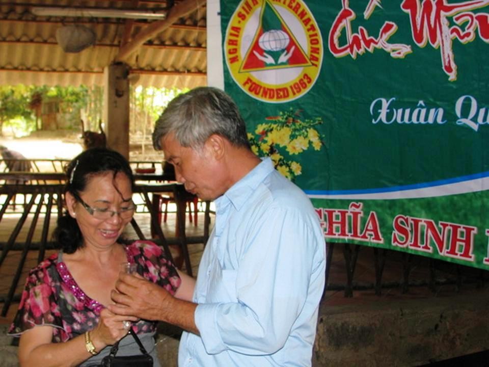 Hình ảnh Nghĩa Sinh Phước Tuy tổ chức họp mặt tất niên và mừng đón Xuân Quý Tỵ 2013 cùng với quý Trưởng và Nghĩa Sinh từ các nơi đến tham dự: Trưởng Phúc (NS Saigon), Trưởng Dũng (NS An Giang), Trưởng Dung (NS Gia Định), Trưởng Nhi (NS Thủ Đức), NS Thanh (Chuyên Đoàn Linh Hoạt), NS Tuyết Mai (Chuyên Đoàn Dấn Thân), NSSH Riêu (NS Sống Hùng Tây Ninh).