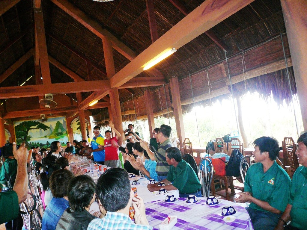 Nghĩa Sinh và cựu Nghĩa Sinh Việt Nam họp mặt Tết Giáp Ngọ tại đảo Long Sơn Vũng Tàu ngày 9/2/2014.