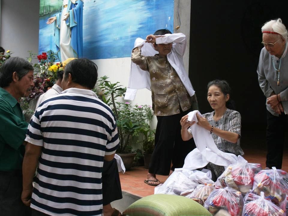 Nghĩa Sinh công tác xã hội tại xã Quảng Thành (tỉnh Đồng Nai) ngày 3-2-2015.