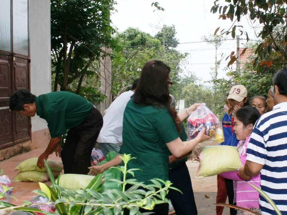 Nghĩa Sinh công tác xã hội tại xã Quảng Thành (tỉnh Đồng Nai) ngày 3-2-2015.