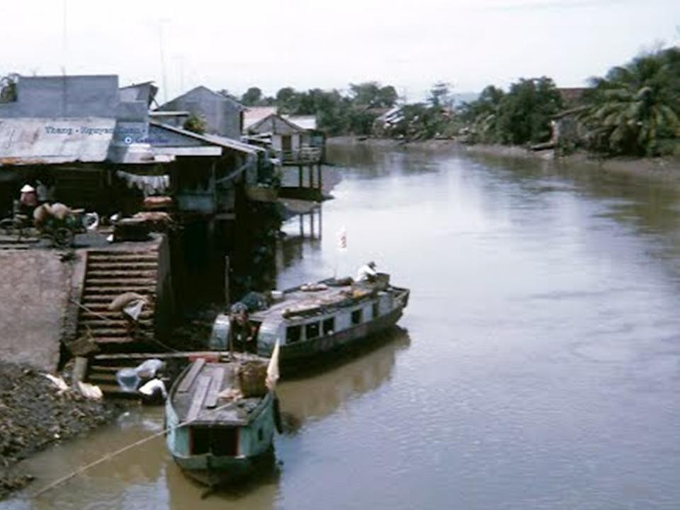 NSPT đang thể hiện lời tuyên hứa thứ 2 của Nghĩa Sinh là giúp ích cho nhân loại, đồng hương, nhất là những người bệnh tật, đói nghèo ...