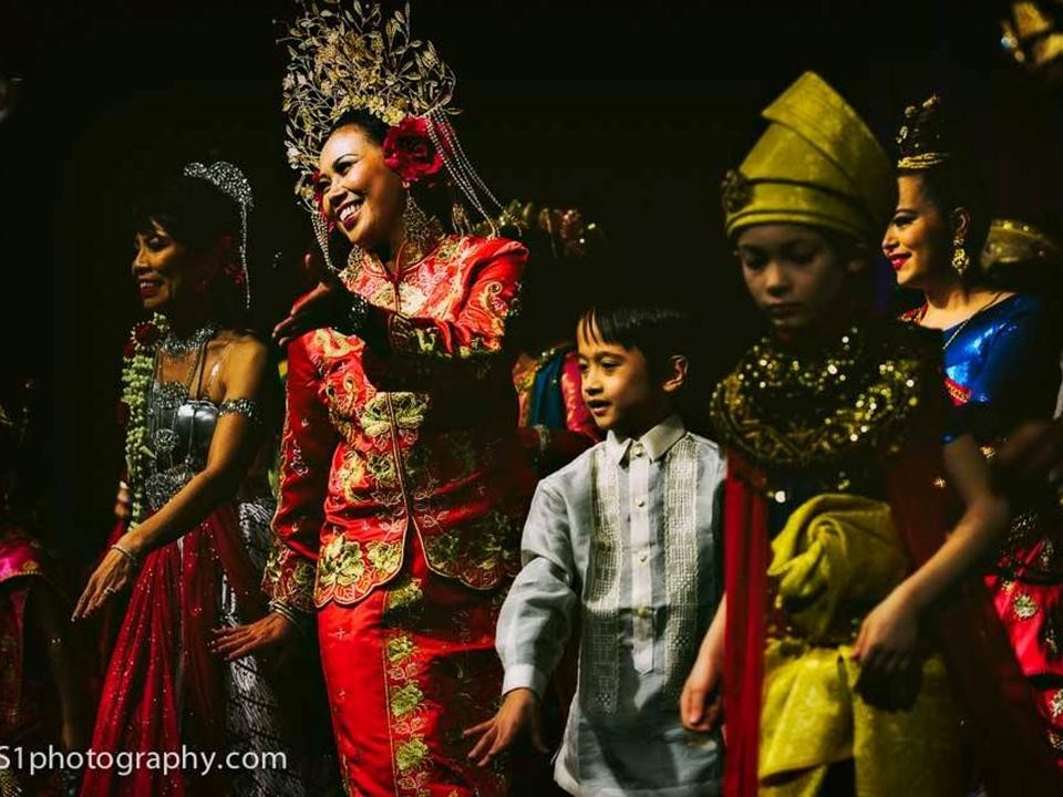 Cùng với cộng đồng Nam Dương, Nghĩa Sinh Chicago đã hợp tác tổ chức Hội Tết Á Kiều năm thứ 32 vào ngày 28/02/2015 tại đại khách sạn Hyatt Regency O*Hare Chicago với sự tham dự của 1 ngàn 100 quý khách Á Châu và Hoa Kỳ.