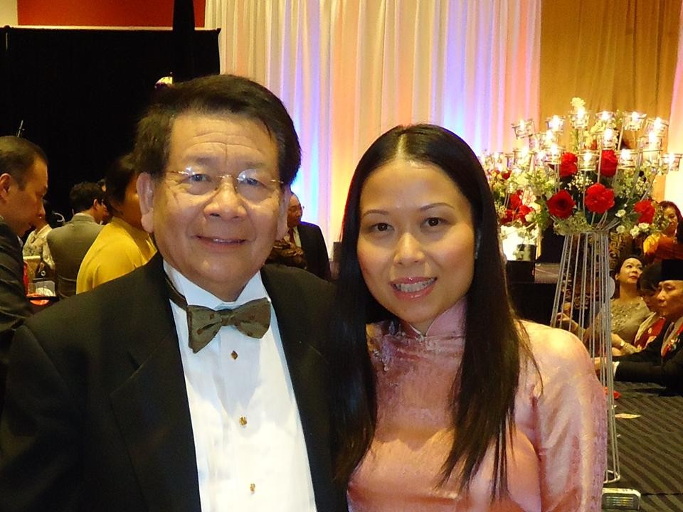 Hiện diện trong bàn danh dự có Huynh Trưởng Nghĩa Sinh Nguyễn Trung Hiếu, Trưởng Mai Nghĩa, Trưởng Trần Bửu Khánh, Chị Phạm Thị Hương, Bác sĩ Nguyễn Xuân Ngọc Mai, Bác sĩ Mai Phương Hồng Hạnh và Kỹ sư Mai Phước – người được nhận Giải thưởng Phục vụ Cộng đồng Gương mẫu năm 2015 (2015 Exemplary Community Service Award).
