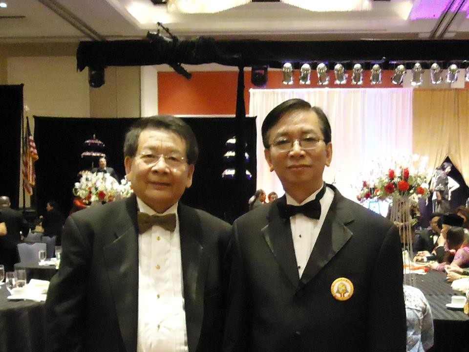 Hiện diện trong bàn danh dự có Huynh Trưởng Nghĩa Sinh Nguyễn Trung Hiếu, Trưởng Mai Nghĩa, Trưởng Trần Bửu Khánh, Chị Phạm Thị Hương, Bác sĩ Nguyễn Xuân Ngọc Mai, Bác sĩ Mai Phương Hồng Hạnh và Kỹ sư Mai Phước – người được nhận Giải thưởng Phục vụ Cộng đồng Gương mẫu năm 2015 (2015 Exemplary Community Service Award).