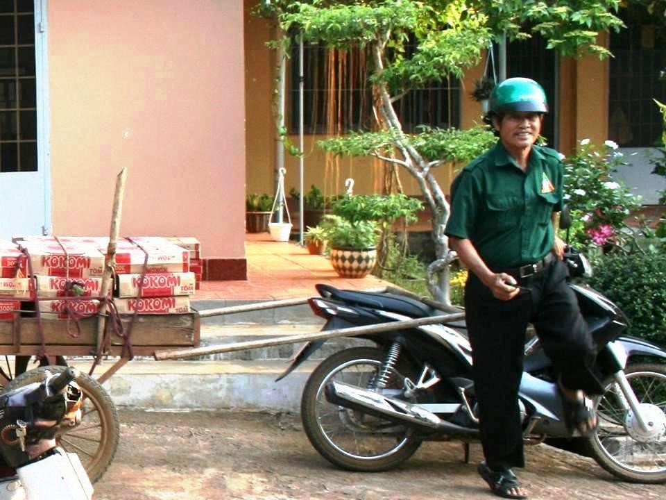 Đoàn công tác xã hội Nghĩa Sinh thăm viếng và phát quà chia sẻ với đồng bào dân tộc Châu Ro (Baria) ngày 15 tháng 3 năm 2015