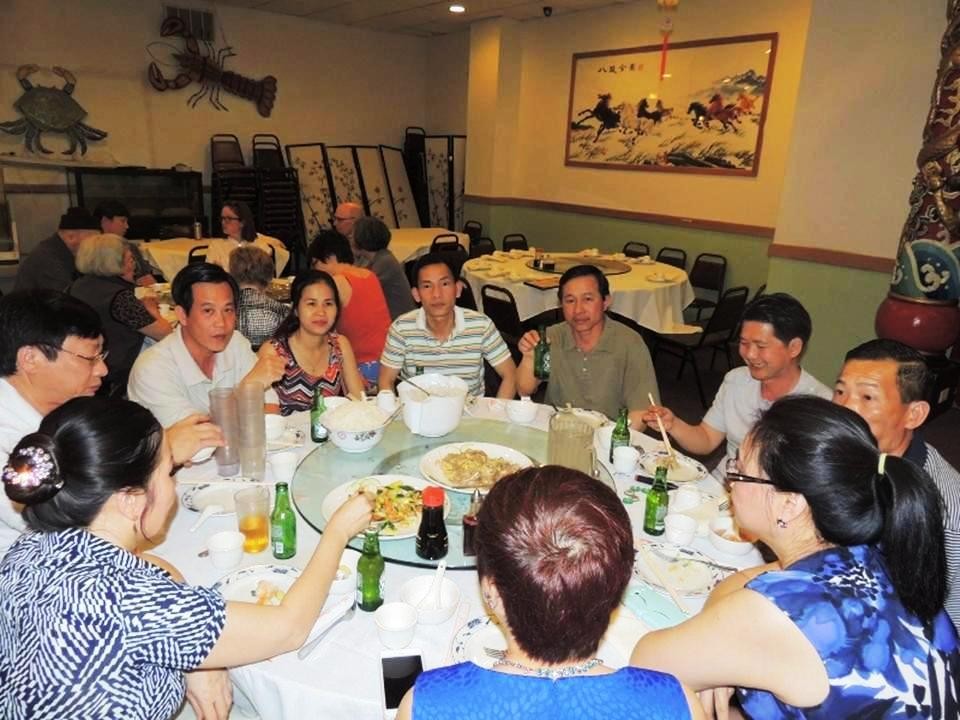 Nghĩa Sinh Chicago chúc mừng cháu Ngọc Huyền và gia đình anh chị Nguyễn Đình Dương