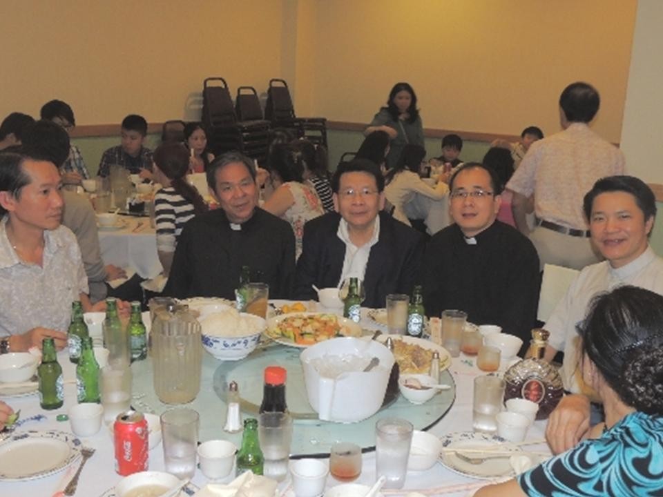 Nghĩa Sinh Chicago chúc mừng cháu Ngọc Huyền và gia đình anh chị Nguyễn Đình Dương