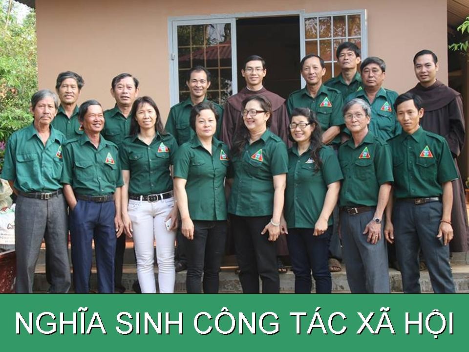 Huynh Trưởng Nghĩa Sinh, Trưởng Trần Bửu Khánh, Nghĩa Sinh Trần Trong Tuyên & Mai Phước cùng các thân hữu NS tham dự ngày gây quỹ từ thiện giúp thương binh tại Chicago.