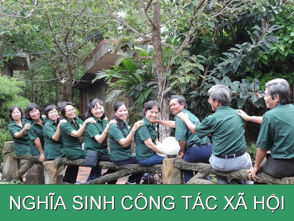 Huynh Trưởng Nghĩa Sinh, Trưởng Trần Bửu Khánh, Nghĩa Sinh Trần Trong Tuyên & Mai Phước cùng các thân hữu NS tham dự ngày gây quỹ từ thiện giúp thương binh tại Chicago.