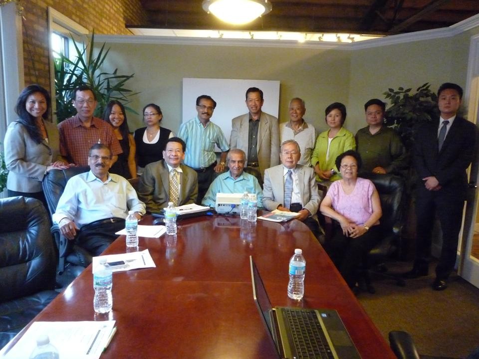 Huynh Trưởng Nghĩa Sinh chủ tọa buổi họp Hội Đồng Quản Trị (Board of Directors) cuar Liên Hội Á Kiều Chicago (Asian American Coalition of Chicago) ngày 27-06-2012 với sự tham dự của 14 đại diện cộng đồng Á kiều tại vùng Chicago như cộng đồng Trung Hoa, Nhật Bản, Đại Hàn, Thái Lan, Nam Duong, Ấn Độ, Phi Luật Tân, v.v... Nghị trình buổi họp là để hoạch địch chương trình hoạt động văn hóa, giáo dục và xã hội năm thứ 30 của Liên Hội Á Kiều Chicago (30th Annual Asian American Coalition of Chicago
