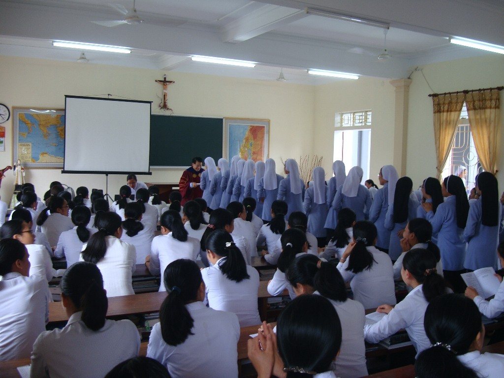 Khóa bồi dưỡng kỹ năng điều hành và sinh hoạt nhóm
