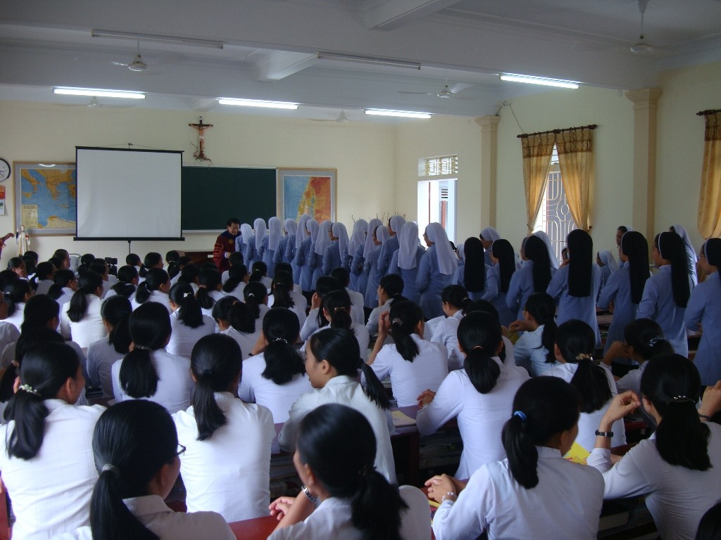 Khóa bồi dưỡng kỹ năng điều hành và sinh hoạt nhóm