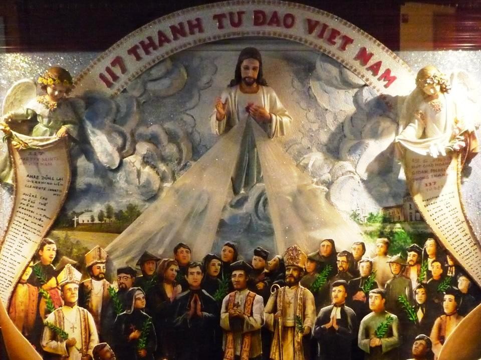 Đồng tế Thánh lễ tại Giáo xứ Trinh Vương với LM Bùi Văn Đồng và LM Nguyễn Huy Quyền.