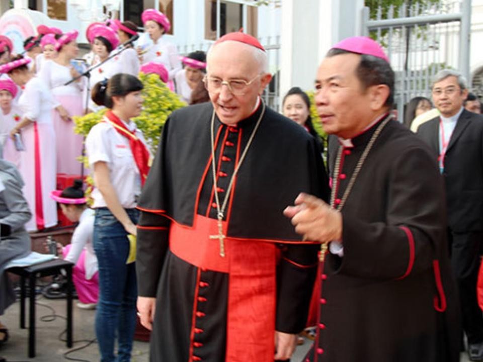Huynh Trưởng Nghĩa Sinh giúp Khóa Thường huấn Hè 2015 cho 100 Soeurs Dòng Saint Paul de Chartres tại Thành phố Đà Nẵng.