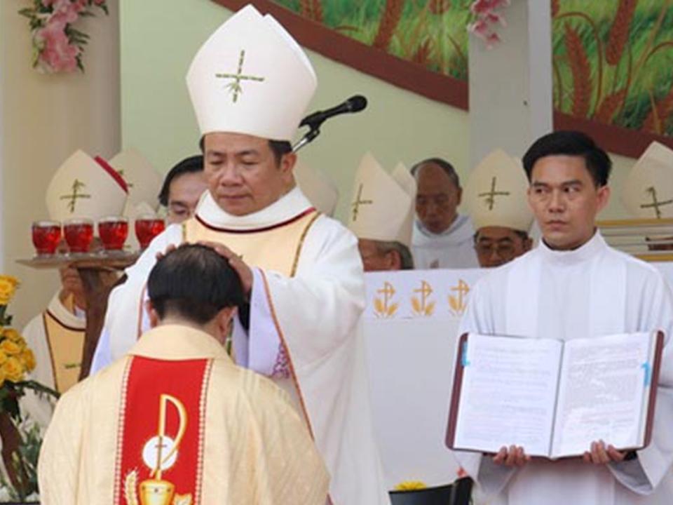 Huynh Trưởng Nghĩa Sinh giúp Khóa Thường huấn Hè 2015 cho 100 Soeurs Dòng Saint Paul de Chartres tại Thành phố Đà Nẵng.