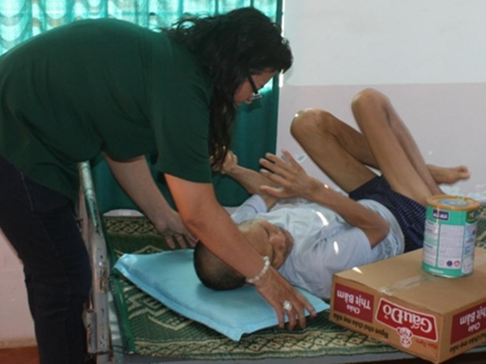 Nghĩa Sinh công tác xã hội tại Viện Dưỡng Lão Quảng Thành và Vinh Châu ngày 20/09/2015.