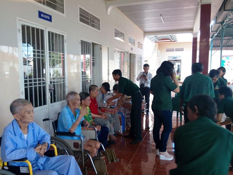 Nghĩa Sinh công tác xã hội tại Viện Dưỡng Lão Quảng Thành và Vinh Châu ngày 20/09/2015.