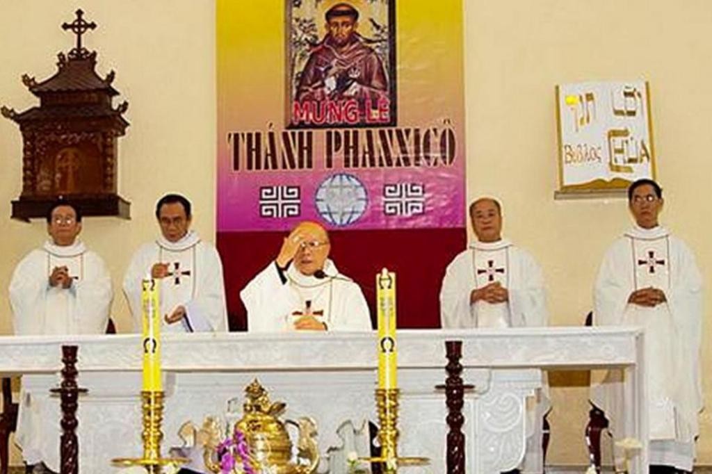 Cựu Huynh Trưởng Nghĩa Sinh Nguyễn Công Minh trong đại lễ Thánh Phanxicô ngày 4 tháng 10 năm 2013 tại Đà Lạt.