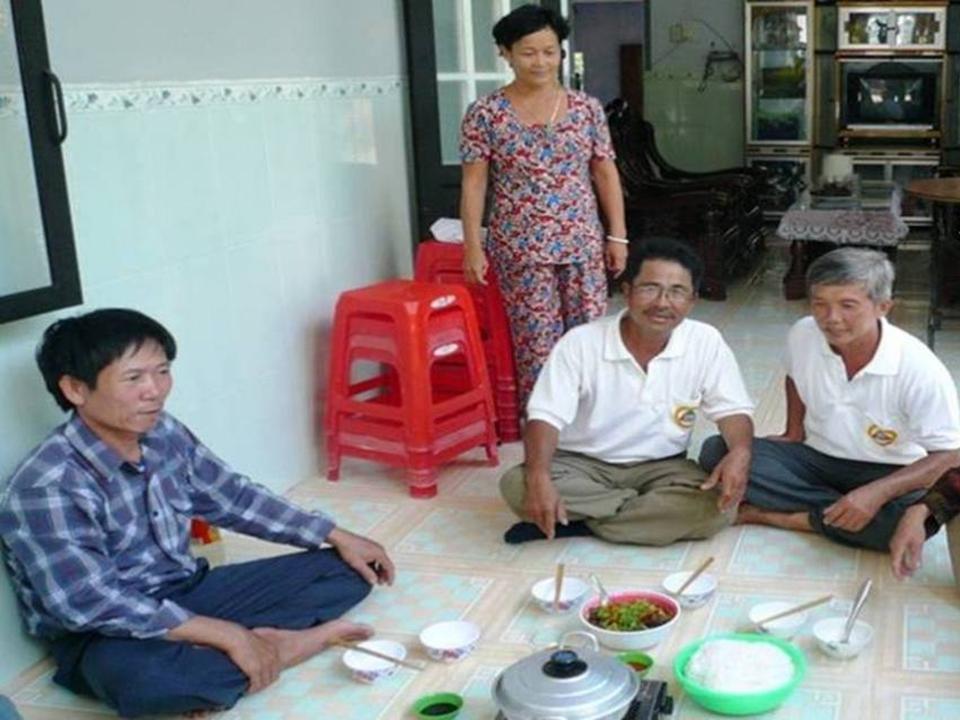 Tuần qua, các anh chị Nghĩa Sinh Phước Tuy đã đến thăm gia đình Nghĩa Sinh Sống Hùng tại Tây Ninh trong dự án Nghĩa Sinh tương thân, tương ái, tương trợ lẫn nhau