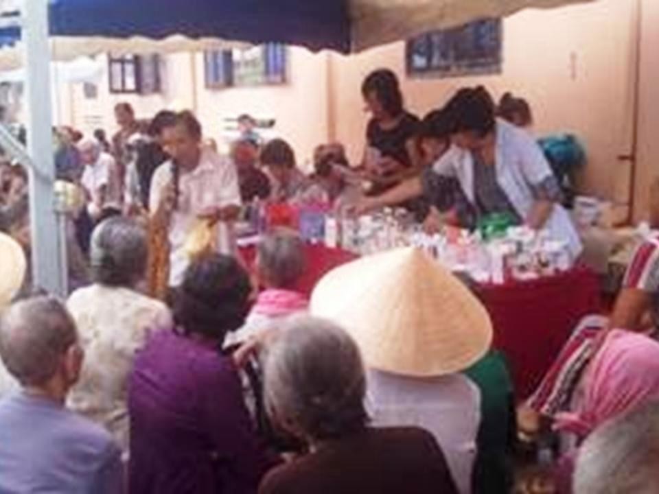 Nhóm Thiện Nghĩa đã hợp tác với Hội Chữ Thập Đỏ và các đoàn thể địa phương trong công tác xã hội, từ thiện và y tế giúp đỡ đồng bào nghèo khó, bệnh tật, cao tuổi, neo đơn.