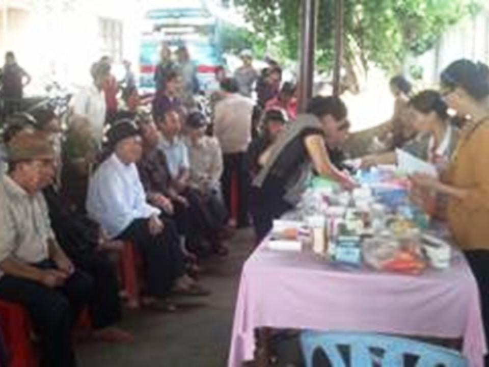 Nhóm Thiện Nghĩa đã hợp tác với Hội Chữ Thập Đỏ và các đoàn thể địa phương trong công tác xã hội, từ thiện và y tế giúp đỡ đồng bào nghèo khó, bệnh tật, cao tuổi, neo đơn.