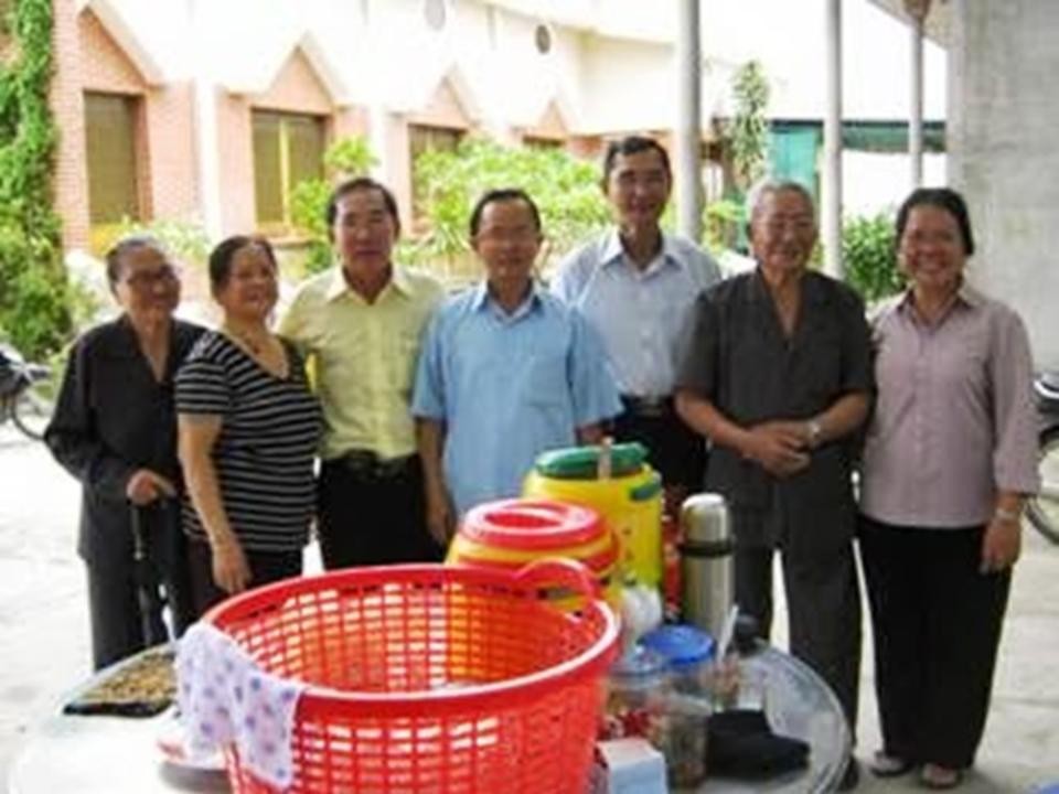 Nhóm Thiện Nghĩa đã hợp tác với Hội Chữ Thập Đỏ và các đoàn thể địa phương trong công tác xã hội, từ thiện và y tế giúp đỡ đồng bào nghèo khó, bệnh tật, cao tuổi, neo đơn.