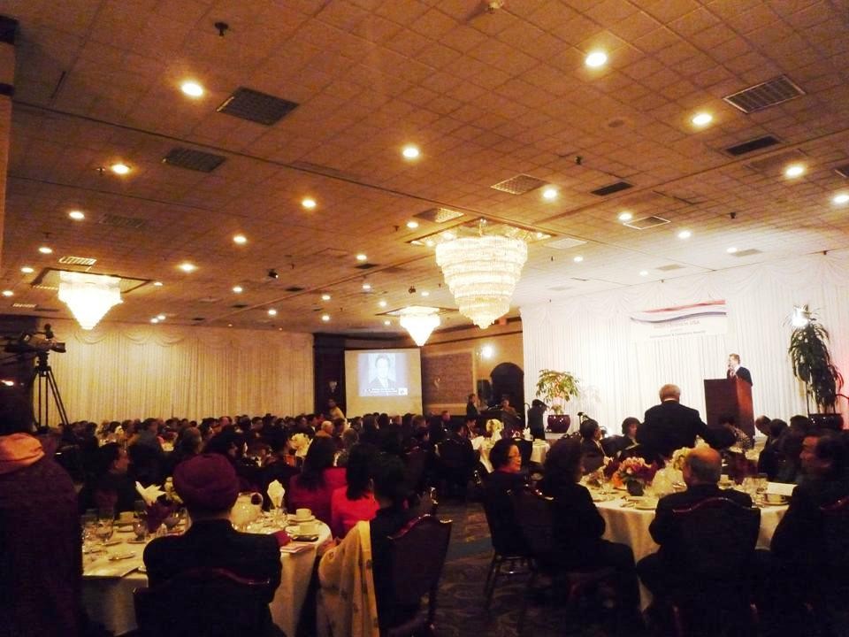 Huynh Trưởng Nghĩa Sinh cùng các Trưởng NS Chicago đến tham dự, trao bằng tưởng thưởng và chúc mừng gia đình gương mẫu Michael Nghĩa và Jennifer Hằng. Giải thưởng Gia đình Gương mẫu năm thứ 12 được tổ chức tại khách sạn Sheraton ngày 24/11/2013 với sự tham dự của trên 360 quý khách.