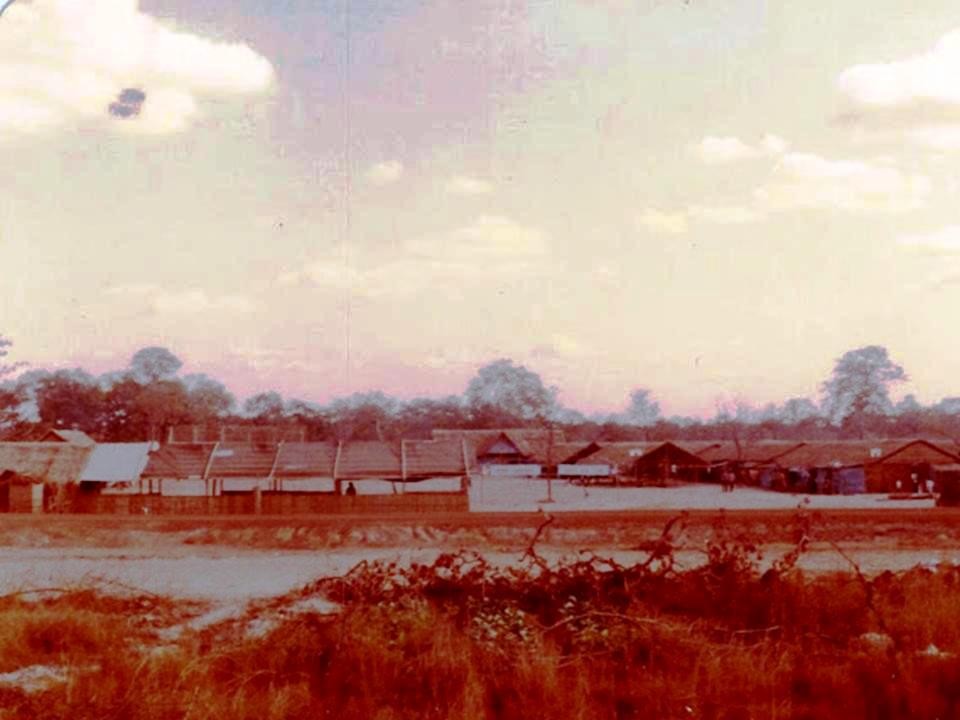 Nghĩa Sinh công tác xã hội tại Trại Dongrek, Thái Lan.