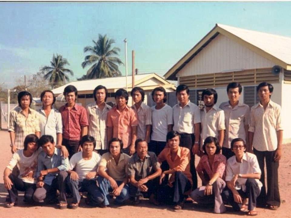 Nghĩa Sinh công tác xã hội tại Trại Dongrek, Thái Lan.