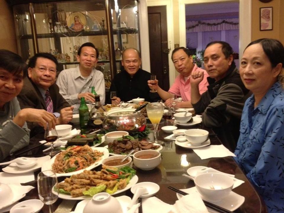 Tiệc mừng gia đình anh chị Trần Công Tiến nhận giải thưởng Gia Đình Gương Mẫu 2012.