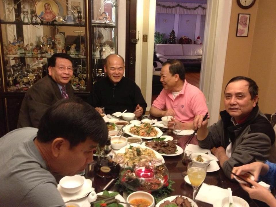 Tiệc mừng gia đình anh chị Trần Công Tiến nhận giải thưởng Gia Đình Gương Mẫu 2012.