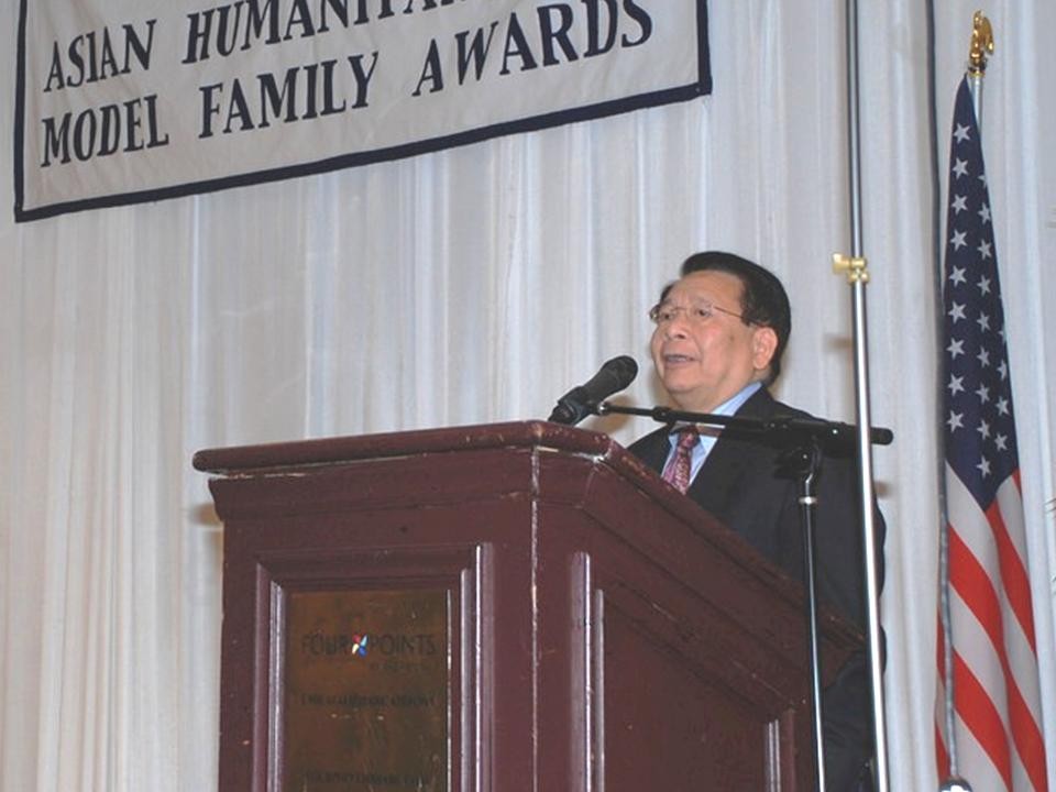Kỷ niệm ngày anh chị Trần Công Tiến nhận giải thưởng Gia Đình Gương Mẫu 2012.