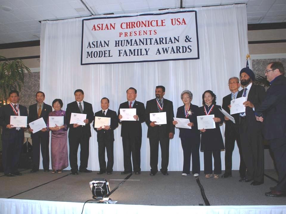 Kỷ niệm ngày anh chị Trần Công Tiến nhận giải thưởng Gia Đình Gương Mẫu 2012.