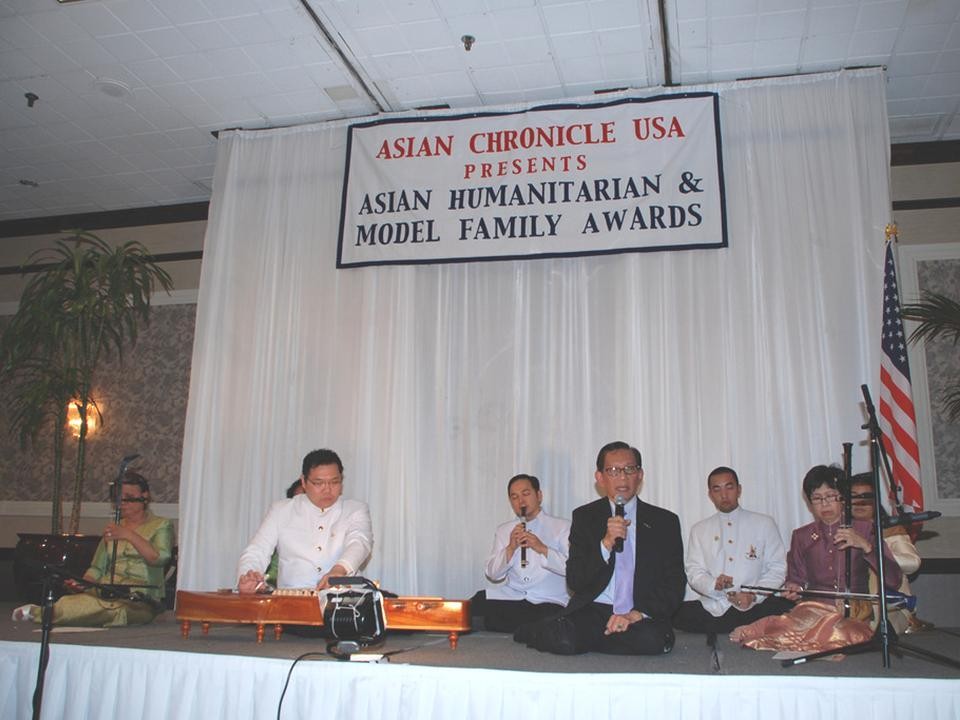 Kỷ niệm ngày anh chị Trần Công Tiến nhận giải thưởng Gia Đình Gương Mẫu 2012.