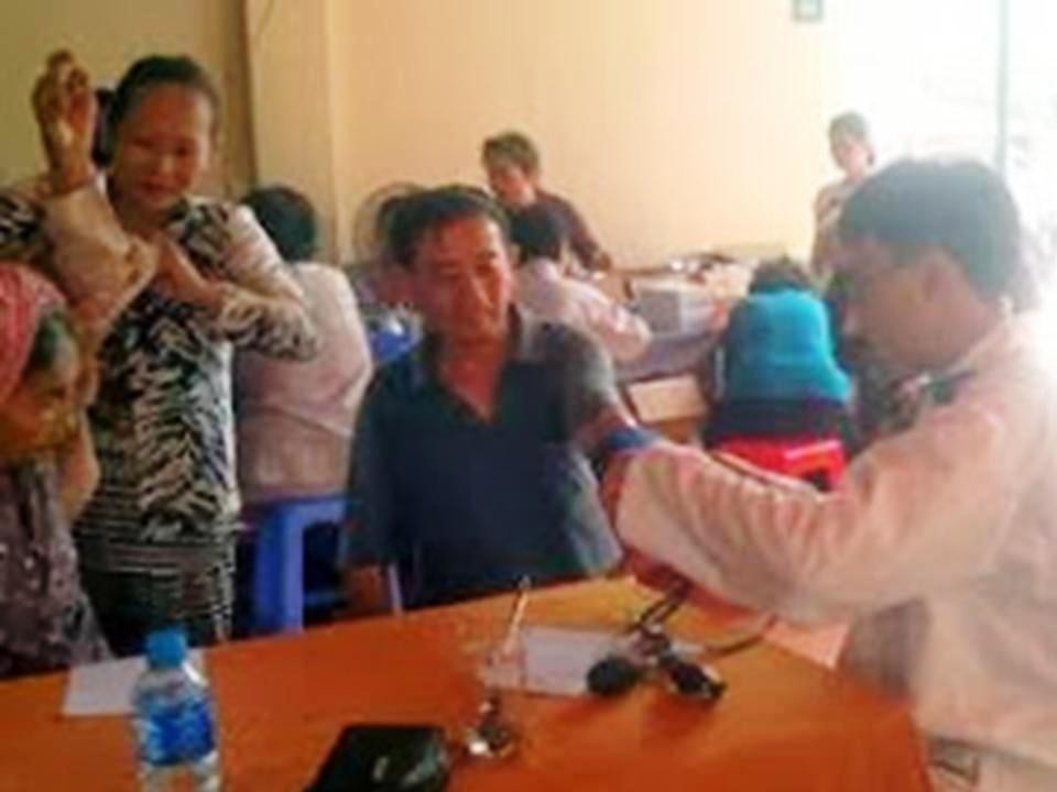 Khám bệnh miễn phí cho người nghèo tại Tây Ninh ngày 24/11/2013.
