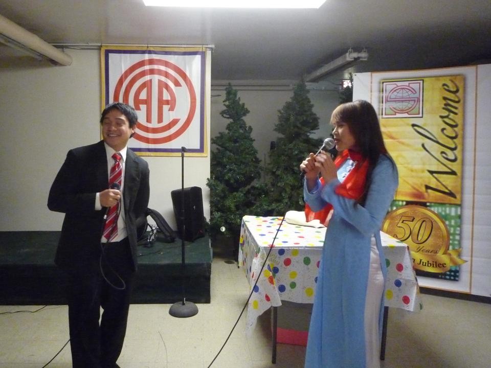 Lễ Tạ Ơn Nghĩa Sinh năm thứ 30 được tổ chức ngày 28/11/2013 tai St. Henry Chapel Chicago. Huynh Trưởng Nghĩa Sinh chào mừng quý khách cùng đồng hương đến tham dự và cám ơn sự hỗ trợ nhiệt tình của quý thân hữu Nghĩa Sinh trong 30 năm qua, từ Lễ Tạ Ơn 1983 đến Lễ Tạ Ơn 2013.