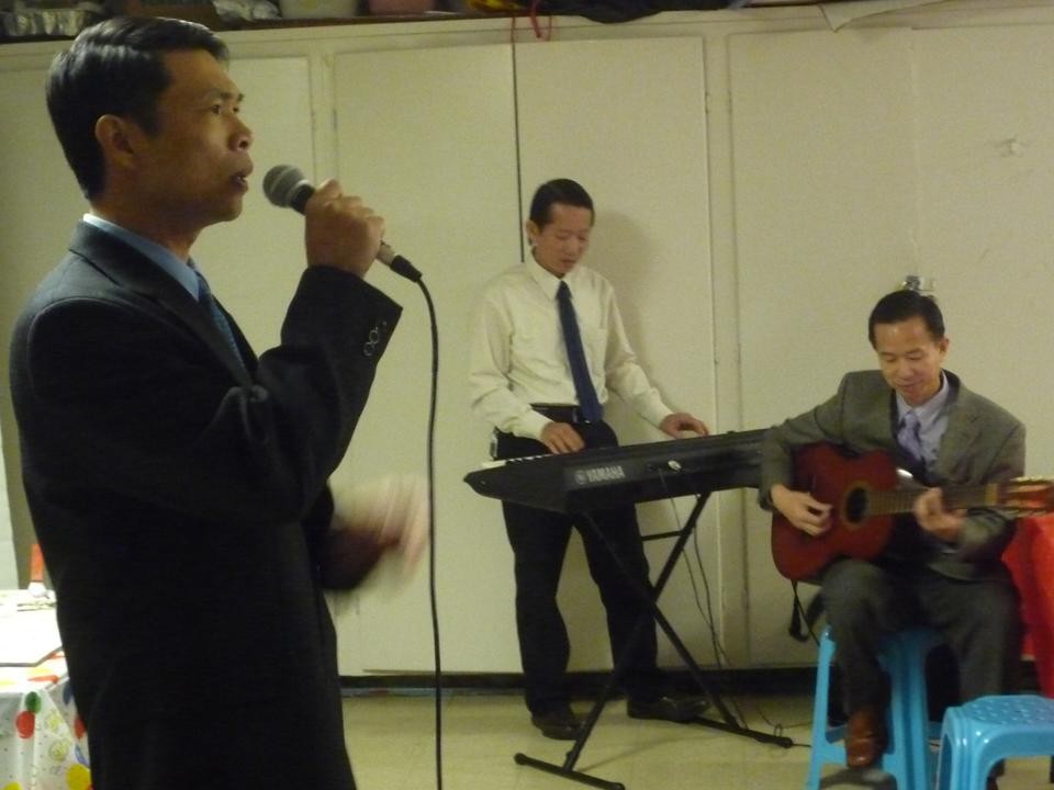 Lễ Tạ Ơn Nghĩa Sinh năm thứ 30 được tổ chức ngày 28/11/2013 tai St. Henry Chapel Chicago. Huynh Trưởng Nghĩa Sinh chào mừng quý khách cùng đồng hương đến tham dự và cám ơn sự hỗ trợ nhiệt tình của quý thân hữu Nghĩa Sinh trong 30 năm qua, từ Lễ Tạ Ơn 1983 đến Lễ Tạ Ơn 2013.