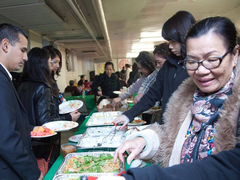 Lễ Tạ Ơn Nghĩa Sinh năm thứ 30 được tổ chức ngày 28/11/2013 tai St. Henry Chapel Chicago. Huynh Trưởng Nghĩa Sinh chào mừng quý khách cùng đồng hương đến tham dự và cám ơn sự hỗ trợ nhiệt tình của quý thân hữu Nghĩa Sinh trong 30 năm qua, từ Lễ Tạ Ơn 1983 đến Lễ Tạ Ơn 2013.